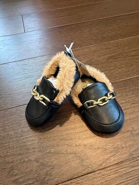 Baby Gap Black Loafer with Faux Fur Trim Size 2 (3-6 months) - NWT - C39-016